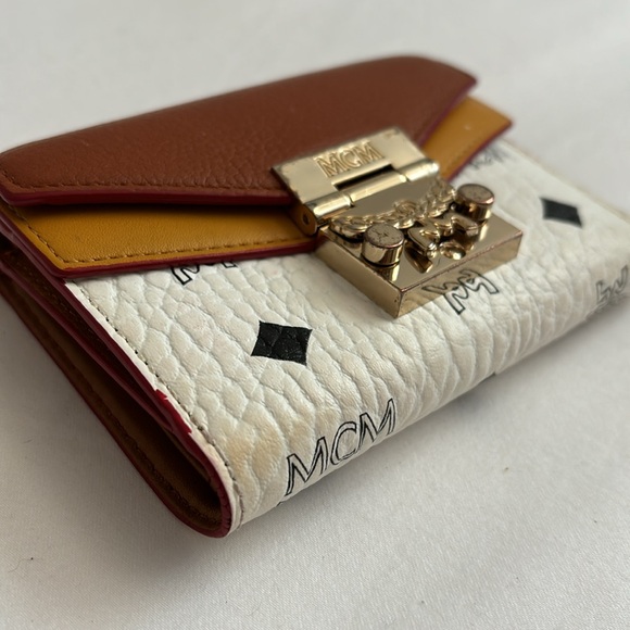 MCM Patricia trifold wallet in white/cognac - Picture 3 of 12